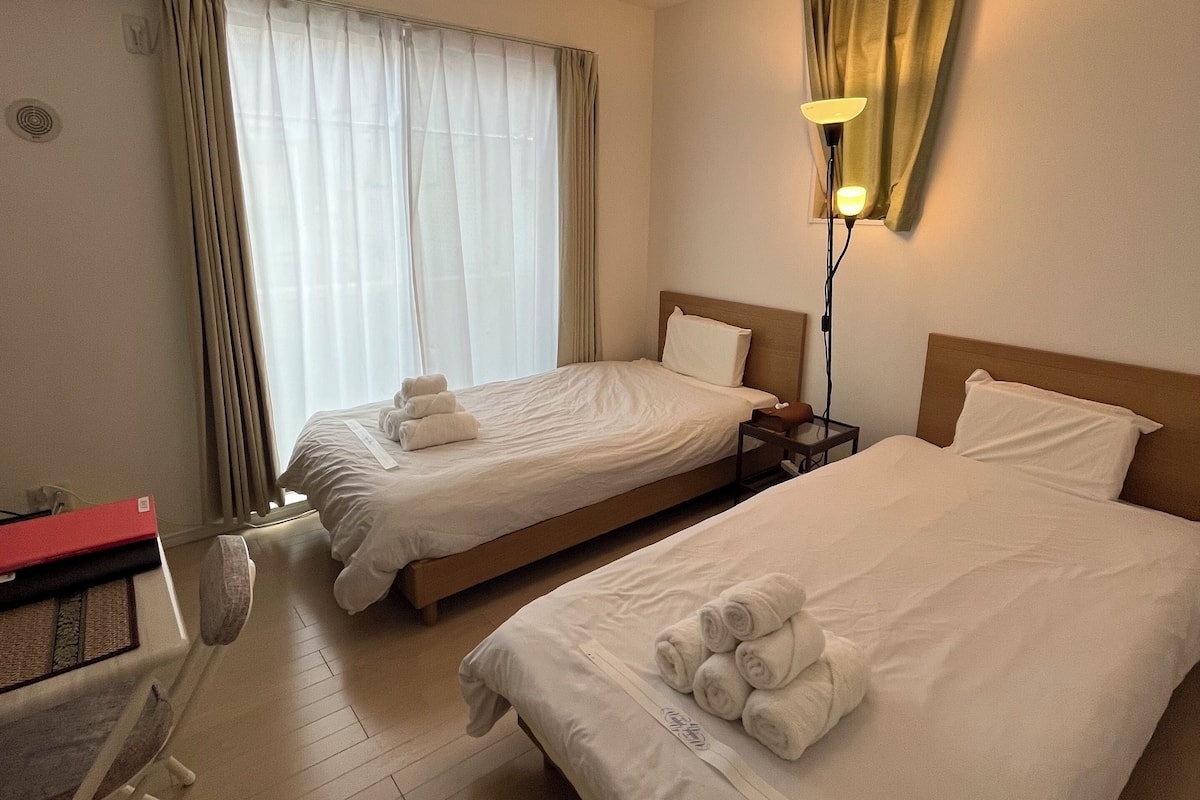 Twin Room, 2 Twin Beds, Lanai, City View | In-room safe, blackout drapes, soundproofing, free WiFi