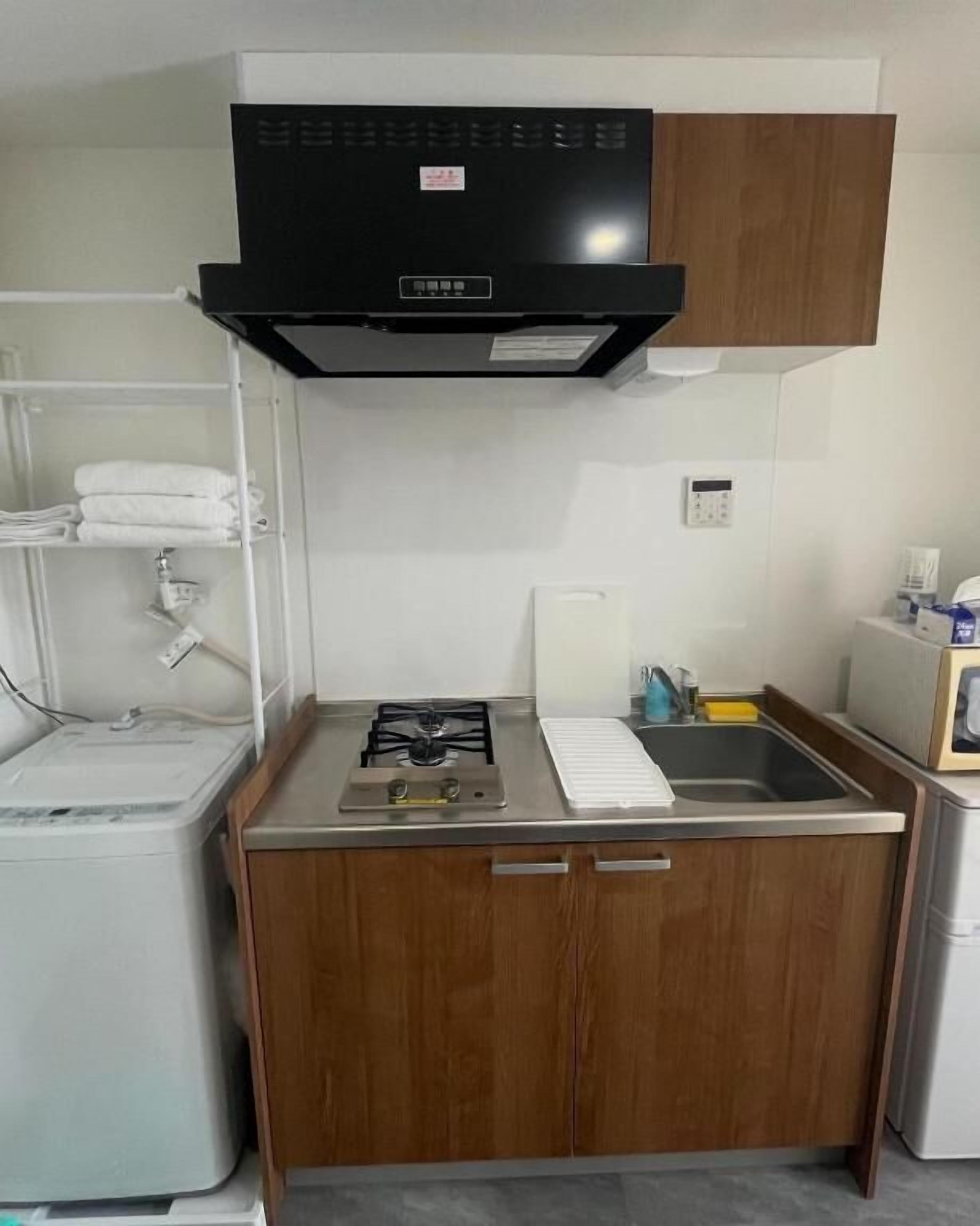 Single Room, Lanai, City View | Private kitchen | Fridge, microwave, stovetop, cookware/dishes/utensils