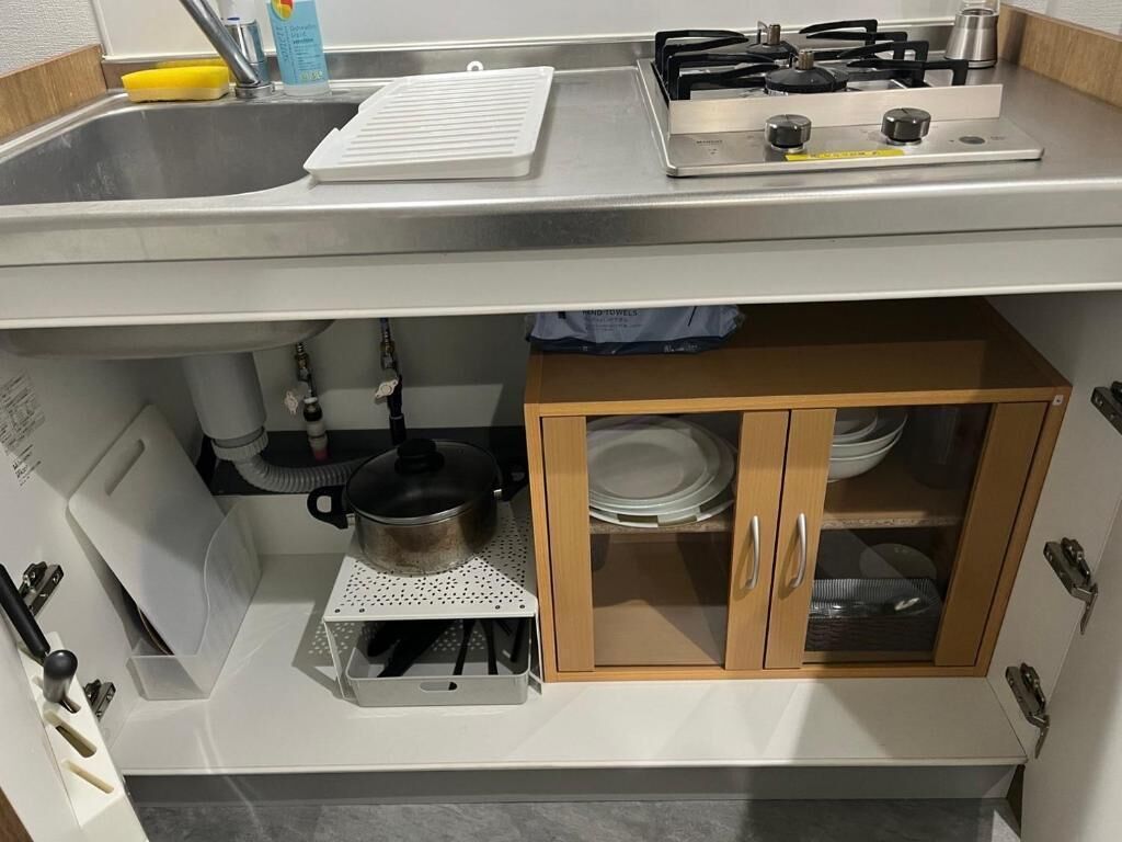 Single Room, Private Bathroom, City View | Private kitchen | Fridge, microwave, stovetop, cookware/dishes/utensils