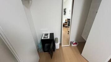 Single Room, Private Bathroom, City View | Interior