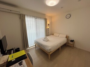Double Room, 1 Double Bed, Lanai, City View | Living area