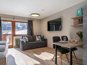 Living area - Holiday apartment with fantastic mountain views (Alpbach)