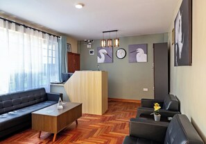 Interior detail - Miriam Inn Chaka (Chaka)