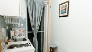公寓 | 私人廚房 | 電冰箱、爐台、電熱水壺
