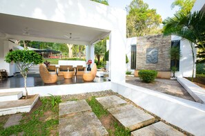 Lounge - Thapovan Resort by Z Vacations (Kodaikanal)