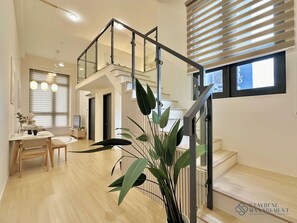 Deluxe maisonnette, 2 slaapkamers, uitzicht op de stad | Interieur