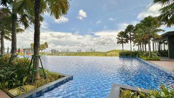 Appartement Duplex Deluxe, 2 chambres, vue ville | Piscine