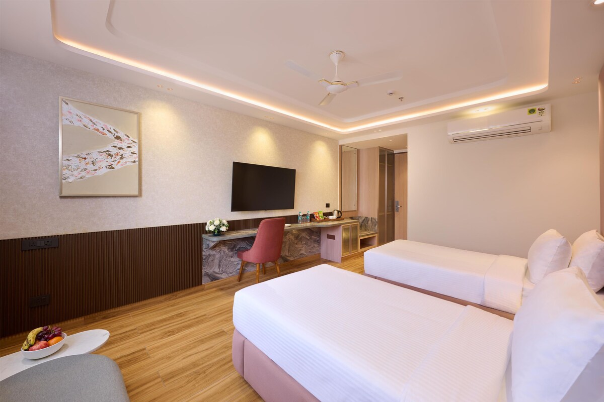 Superior Room, 2 Twin Beds | Desk, laptop workspace, blackout drapes, iron/ironing board (on request)