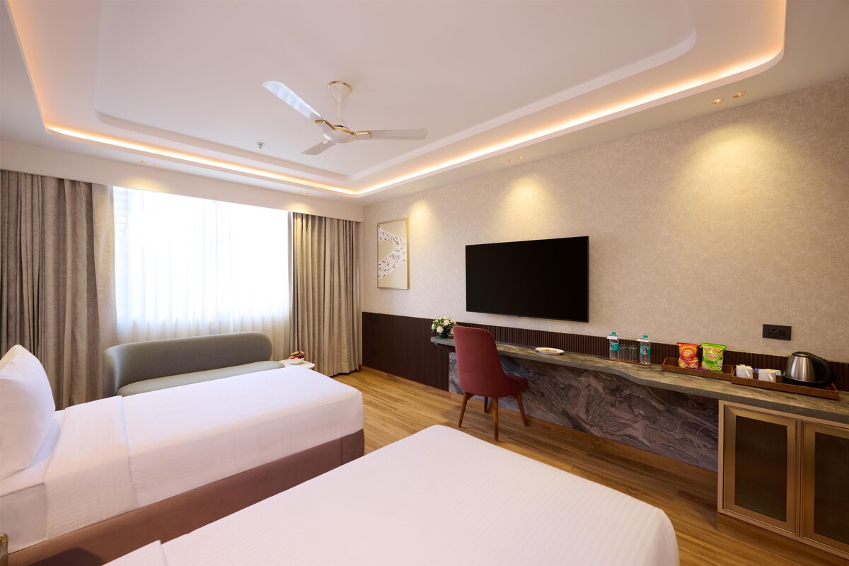 Executive Room, 2 Twin Beds | Desk, laptop workspace, blackout drapes, iron/ironing board (on request)