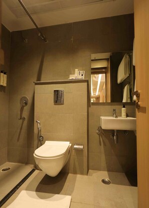 Free toiletries, towels, soap, shampoo - Tulip Inn Gurugram Sector 39 (Gurugram)