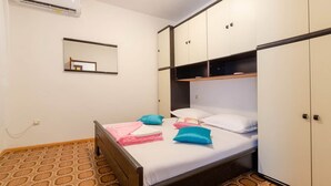 Unclassified image, 4 of 22, button - Apartments Katica's Place - One Bedroom Apartment With Terrace and City View (Blato)