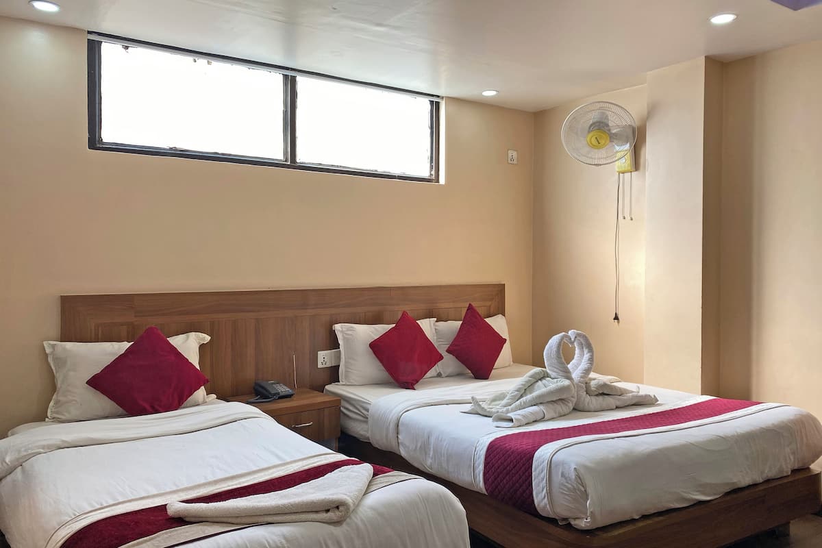 Standard Double or Twin Room, City View | Desk, laptop workspace, soundproofing, WiFi (free)