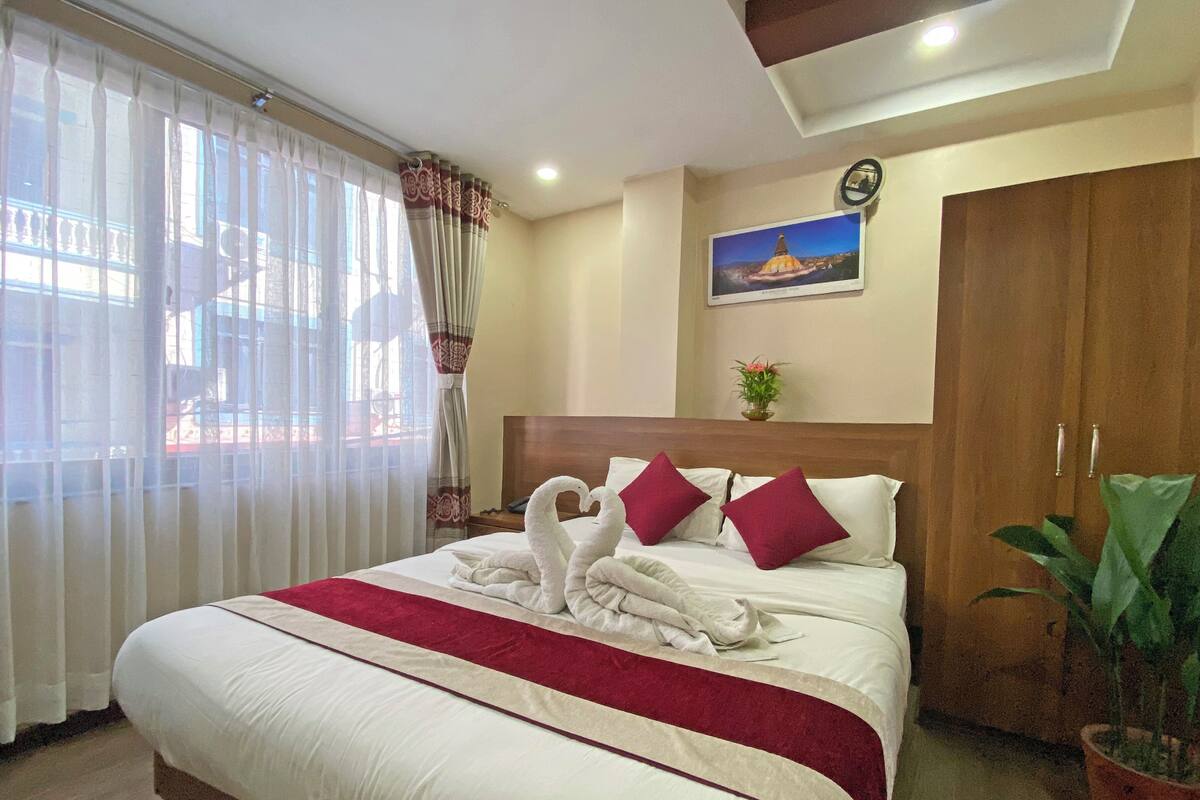 Desk, laptop workspace, free WiFi