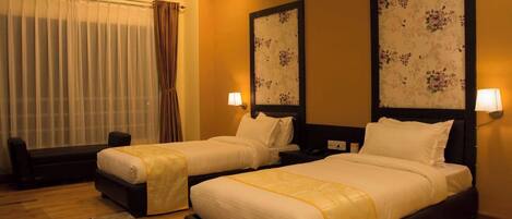 Camera Deluxe con letto matrimoniale o 2 letti singoli, balcone, vista montagna | Spa