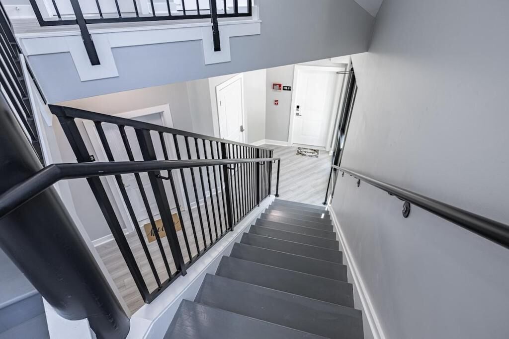 المنشأة من الداخل