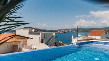 Villa (Three Bedroom Villa) | Outdoor pool