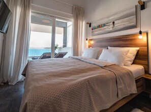 Villa (Three Bedroom Villa) | 3 bedrooms, free cots/infant beds - Charming Sunset View Villa With Outdoor Pool (Rogoznica)