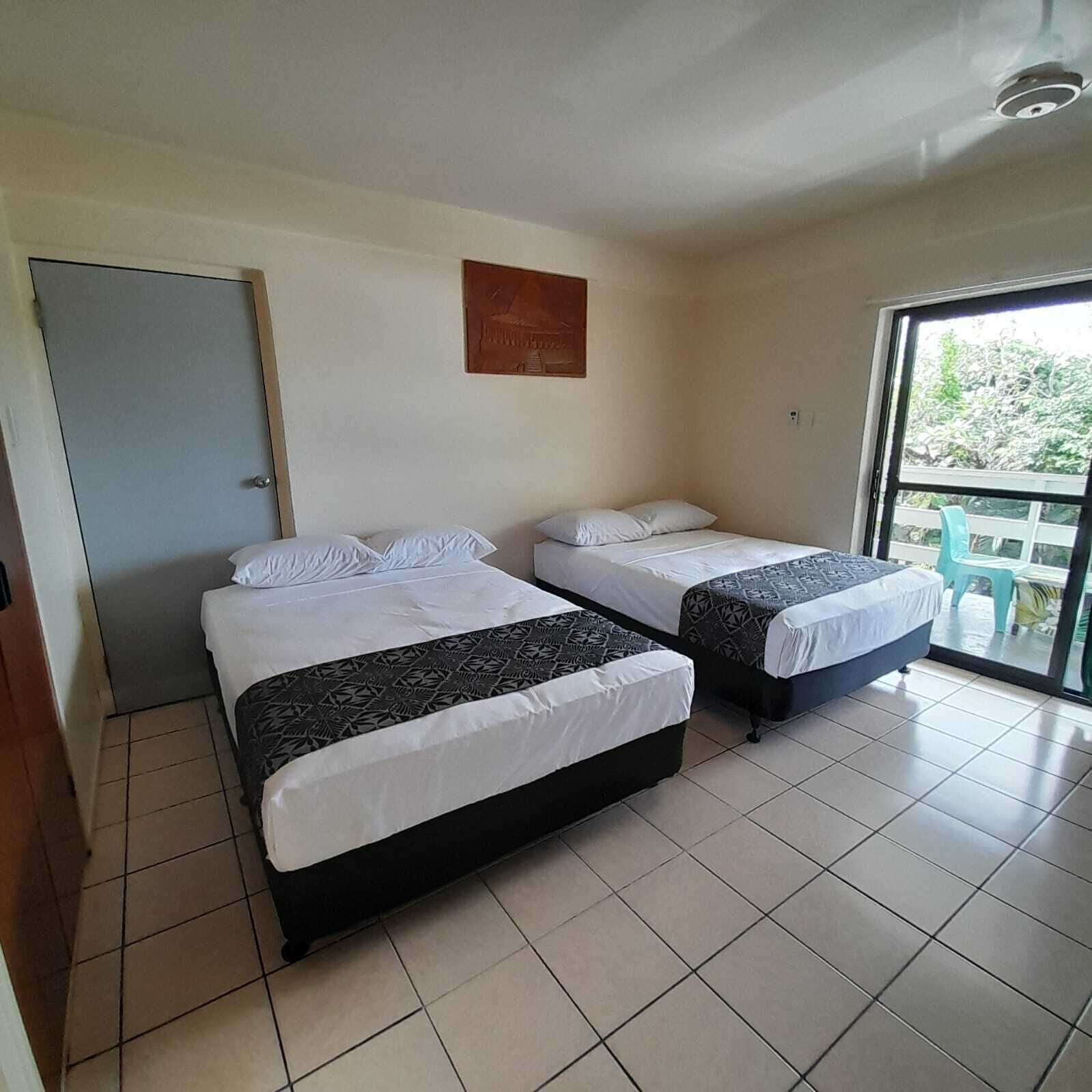 Comfort Double Room, Mountain View | Meja, ruang kerja komputer riba, langsir/tirai gelap terus 