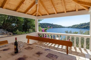Apartment | Outdoor dining - Panoramic Apartments Anic - Premium Two Bedroom Apartment With Terrace and Sea View (Blato)