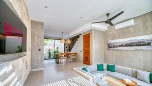 Vila Mewah, beranda, pemandangan kolam renang | Area keluarga | TV layar datar