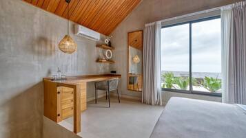 Iron/ironing board, free WiFi