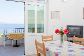 Apartment | Dining - Summerheaven Apartments - One Bedroom Apartment With Terrace and Sea View (Podgora)