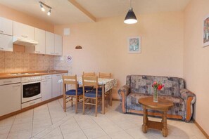 Apartment | Dining - Summerheaven Apartments - One Bedroom Apartment With Terrace and Sea View (Podgora)