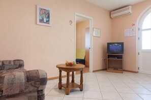 Apartment | Living room - Summerheaven Apartments - One Bedroom Apartment With Terrace and Sea View (Podgora)