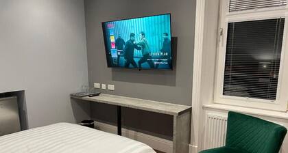 Laurieston Inn - Deluxe King Suite