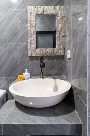 Standard Double Room | Bathroom | Bidet - Kubu YN Bali (Ungasan)