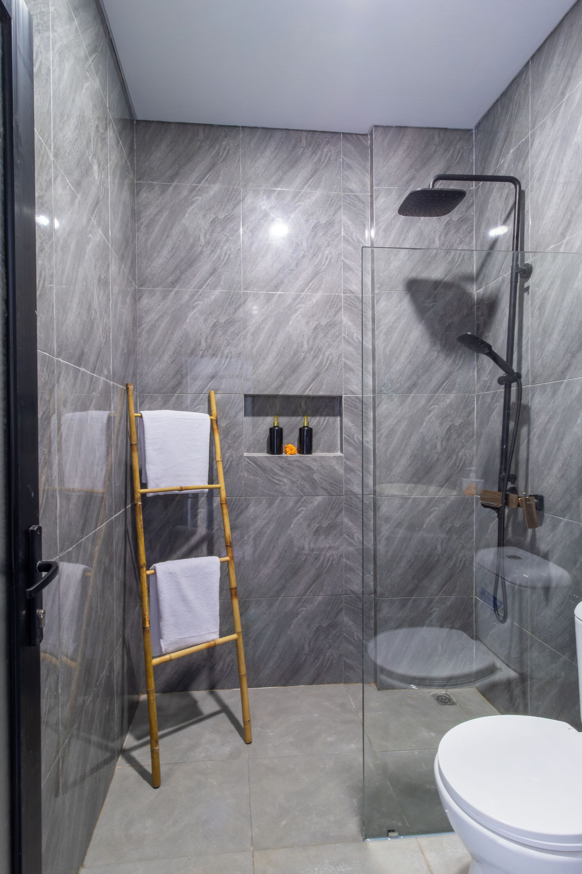 Standard Double Room | Bathroom