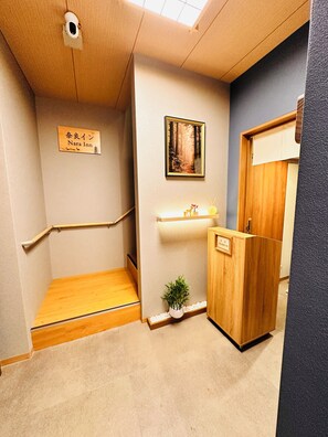 Reception - Nara Inn Japanese Ryokan (Nara)