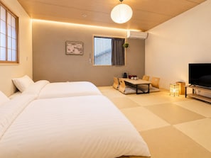 Deluxe Twin Room, Multiple Beds, Private Bathroom - Nara Inn Japanese Ryokan (Nara)