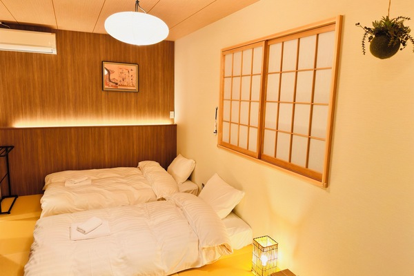 Superior Twin Room, Private Bathroom | Desk, laptop workspace, blackout drapes, soundproofing