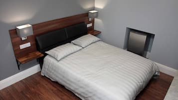 Bureau, fer et planche Ă repasser, Wi-Fi