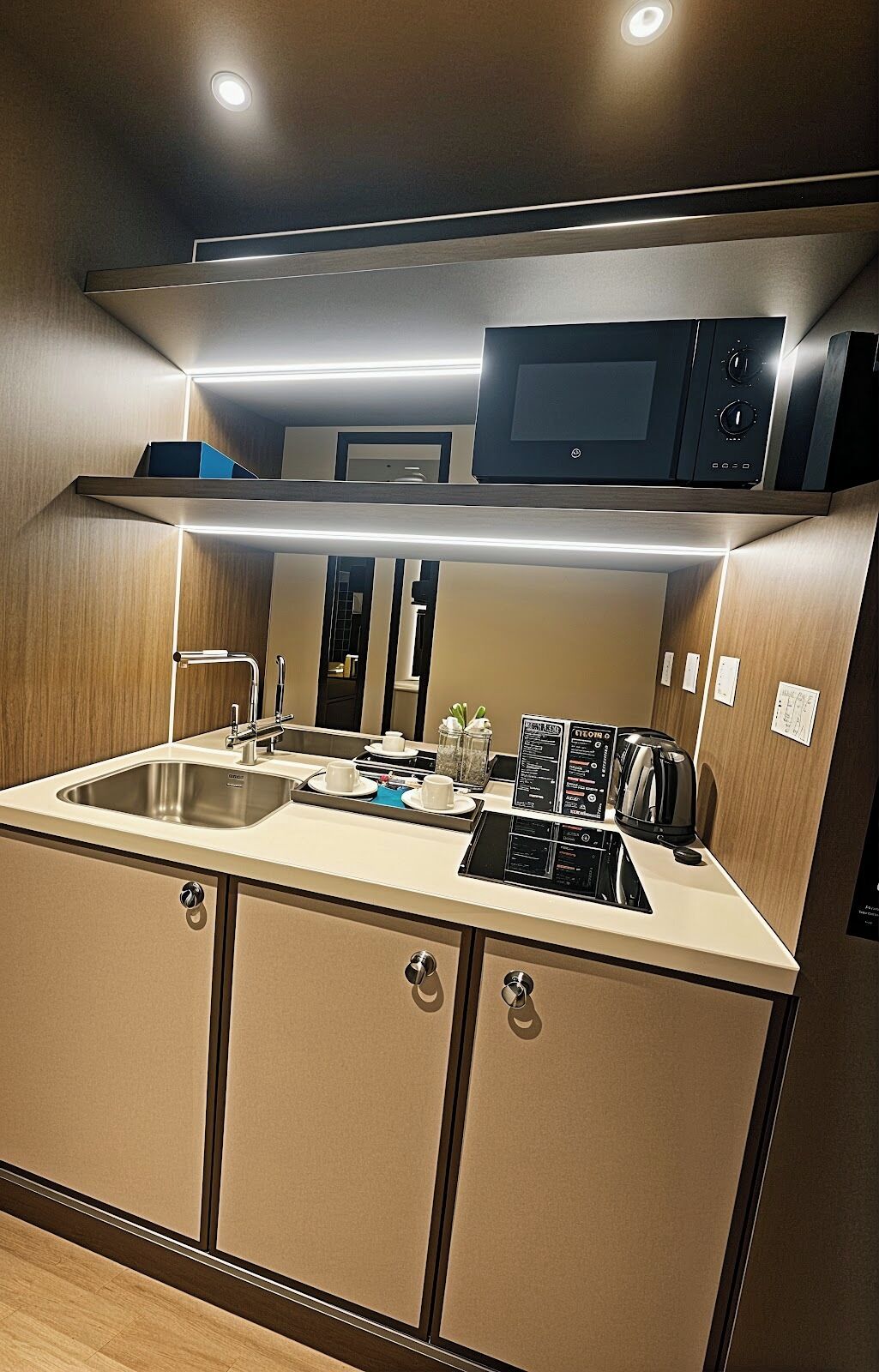 經濟開放式客房, 部分海景 | 私人廚房 | 小冰箱、微波爐、爐台、兒童餐椅