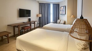 ตู้นิรภัยในห้องพัก, ตกแต่งพิเศษโดยเฉพาะ, โต๊ะทำงาน