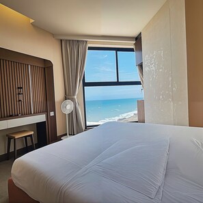 Familien-Vierbettzimmer, eingeschränkter Meerblick | Strand-/Meerblick