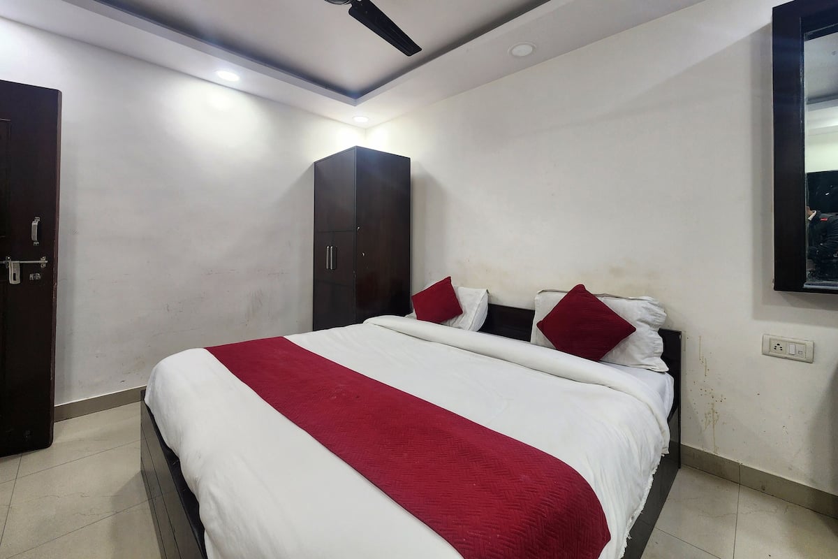 Deluxe Single Room | Desk, free WiFi, bed sheets