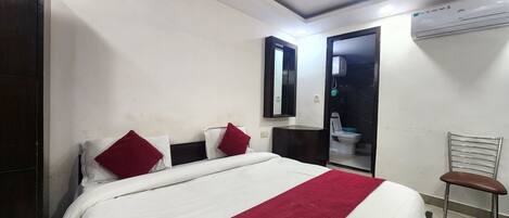 Desk, free WiFi, bed sheets