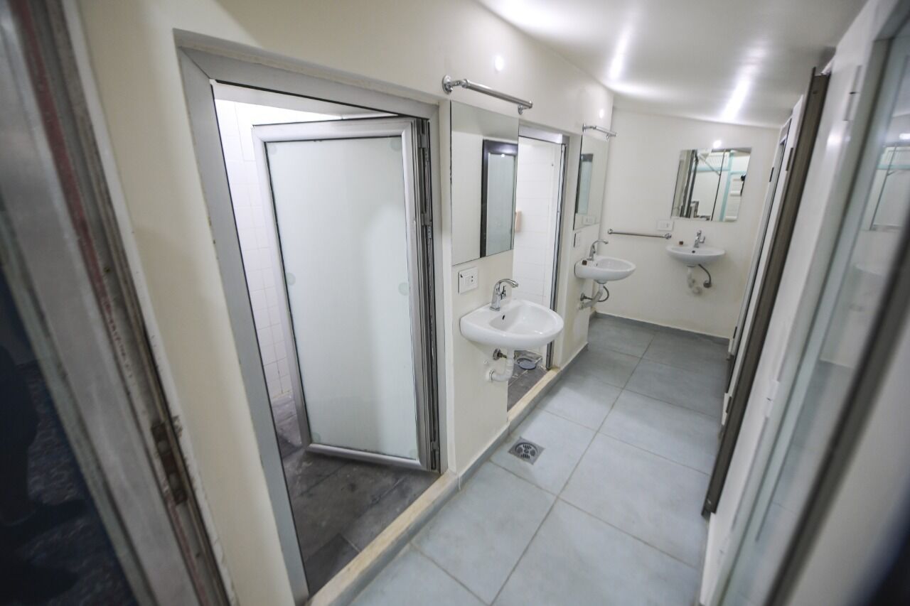 Shared Dormitory | Bathroom