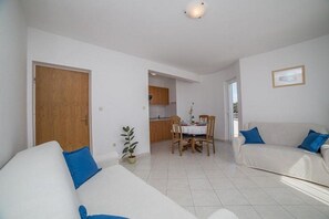 Smart TV - Apartments Anamarija - One Bedroom Apartment with Balcony (Privlaka)