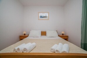 1 bedroom, travel cot, free WiFi - Apartments Anamarija - One Bedroom Apartment with Balcony (Privlaka)