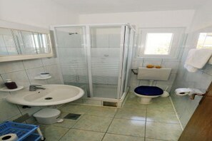 Shower - Apartments Anamarija - One Bedroom Apartment with Balcony - 3 (Privlaka)