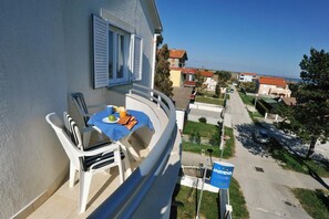 Outdoor dining - Apartments Anamarija - One Bedroom Apartment with Balcony - 3 (Privlaka)