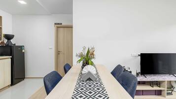 Apartment, Balcony | Dining