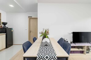 Lejlighed - balkon | Spiseområde