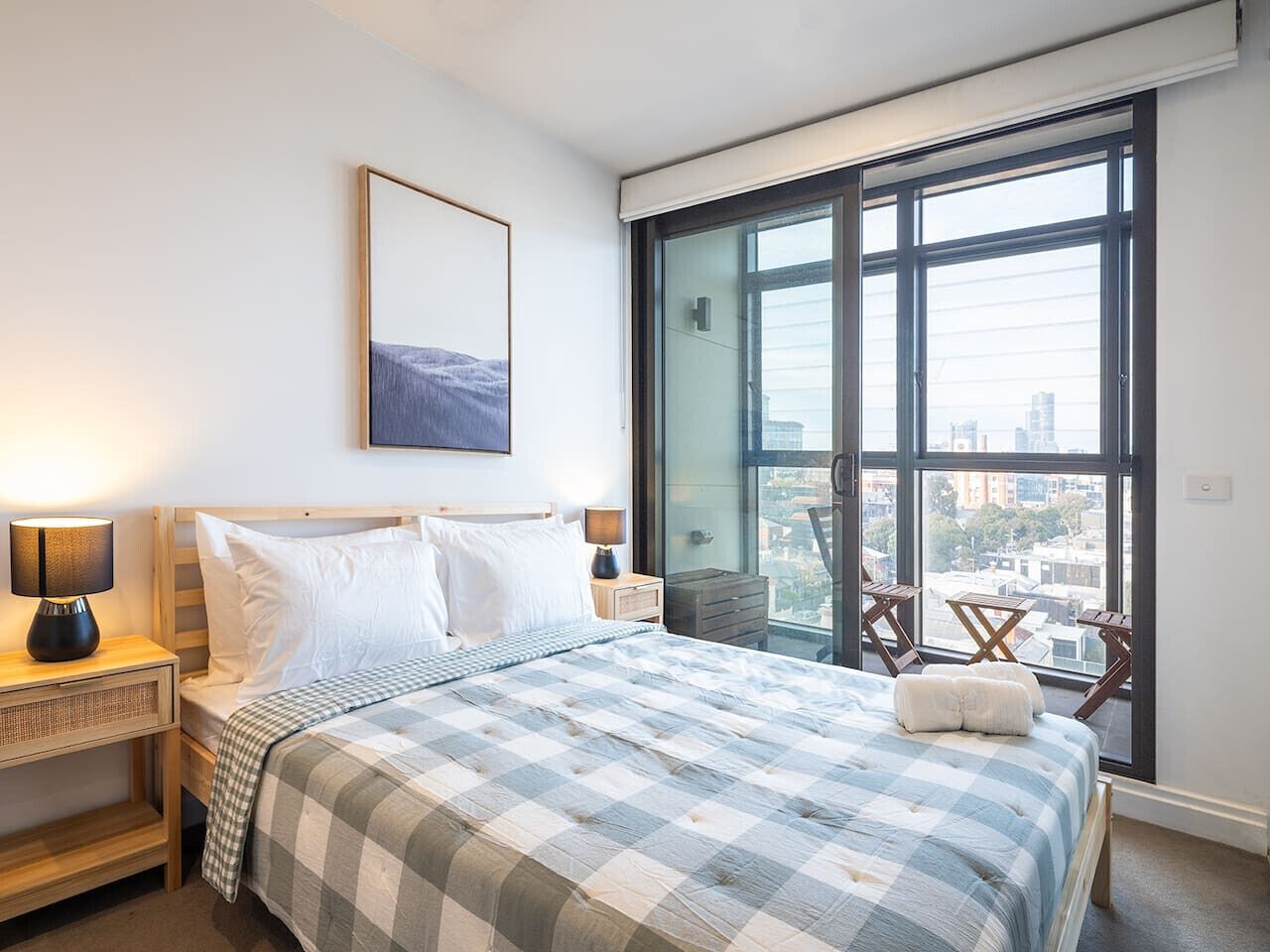 Skrivebord, strykejern/-brett, wi-fi og sengetøy