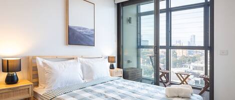 Bureau, fer et planche à repasser, Wi-Fi, draps fournis