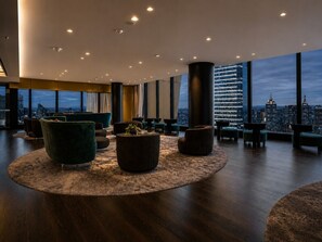 Interior - Skyline Suites | Cosy Study Suite, Australia 108 (Southbank)
